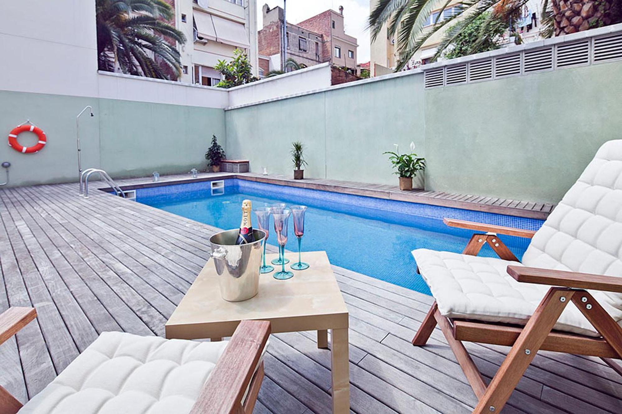 Апартаменты My Space Emirates - Bright In Gracia With Shared Pool Барселона